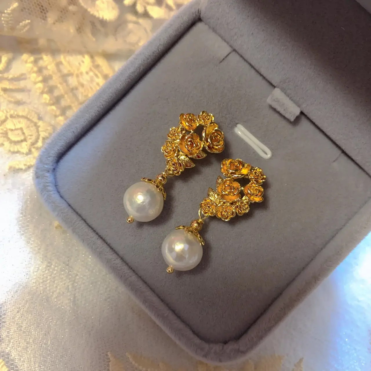 Elegant Golden Pearl Earrings for Women - Image 5