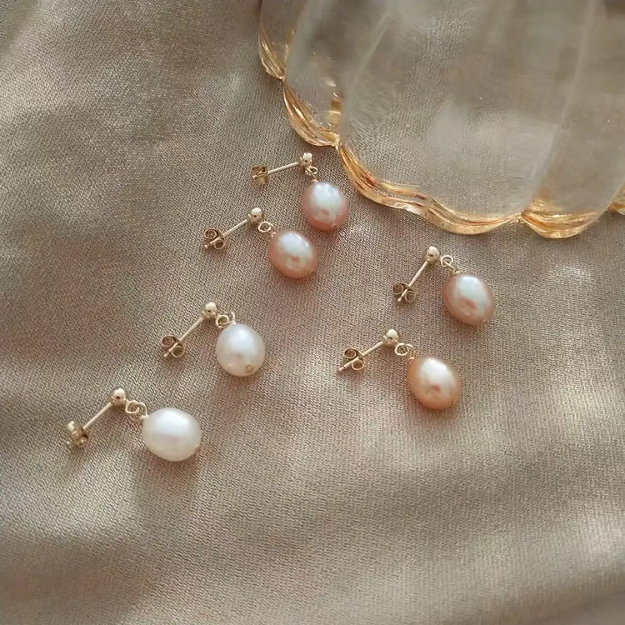 Vintage Pearl Earrings Light Purple Silver Needles - Image 5
