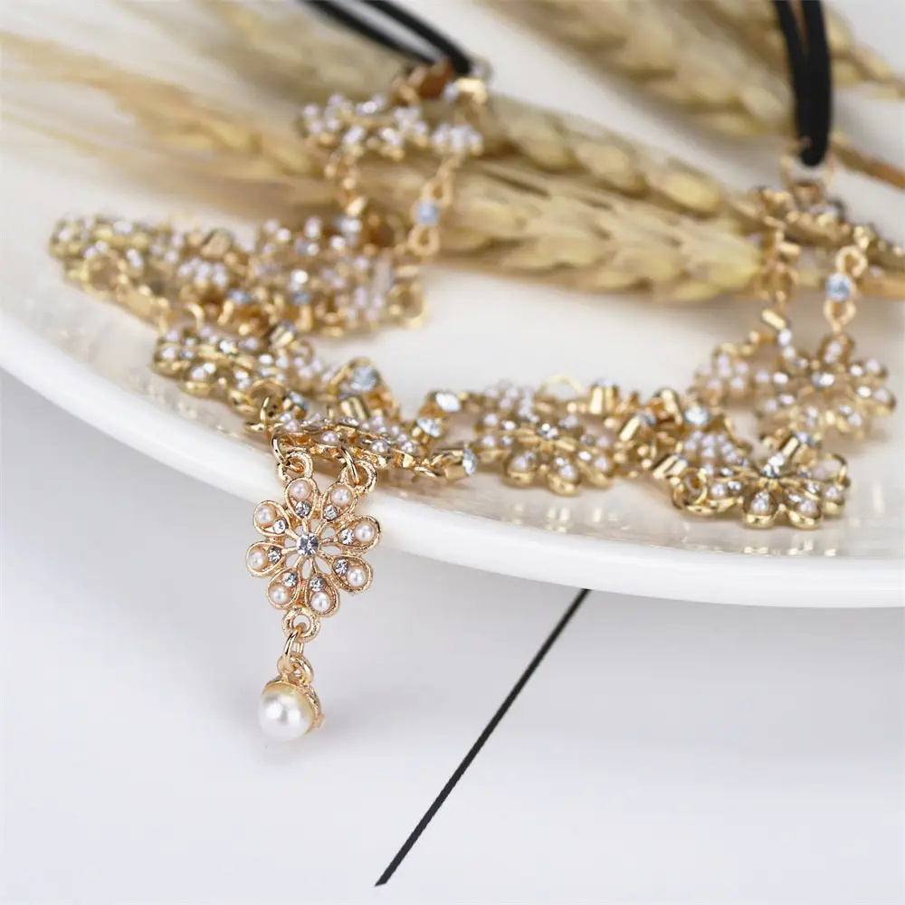 Ancient Gold Pearl Flower Tassel Hairband for Women — feature 12