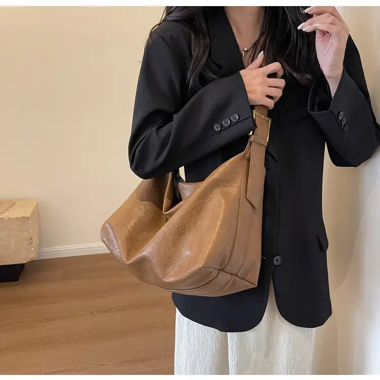 Women Large Capacity Brown Leather Shoulder Messenger Bag — feature 10