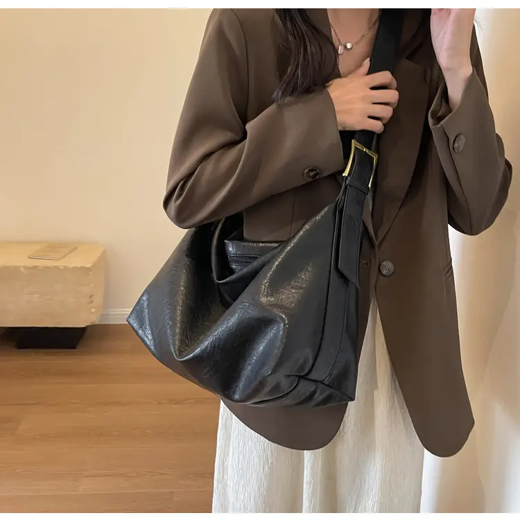 Women Large Capacity Brown Leather Shoulder Messenger Bag — feature 7