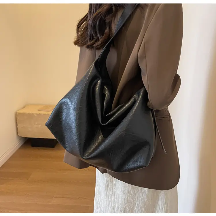 Women Large Capacity Brown Leather Shoulder Messenger Bag — feature 8