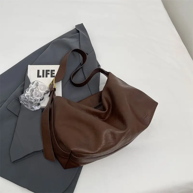 Women Large Capacity Brown Leather Shoulder Messenger Bag - Image 2