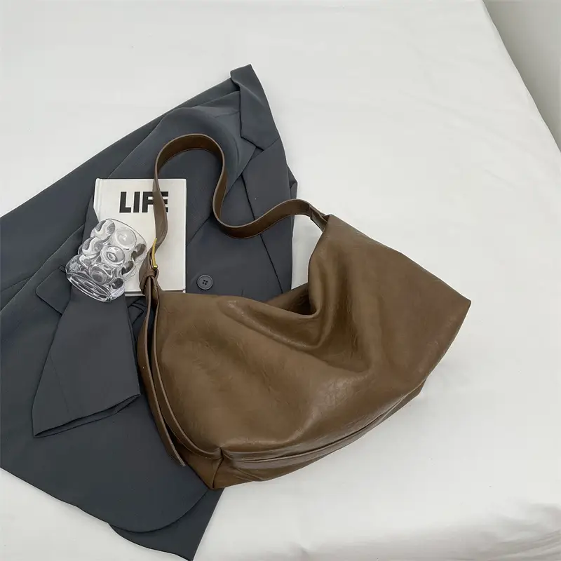 Women Large Capacity Brown Leather Shoulder Messenger Bag - Image 4