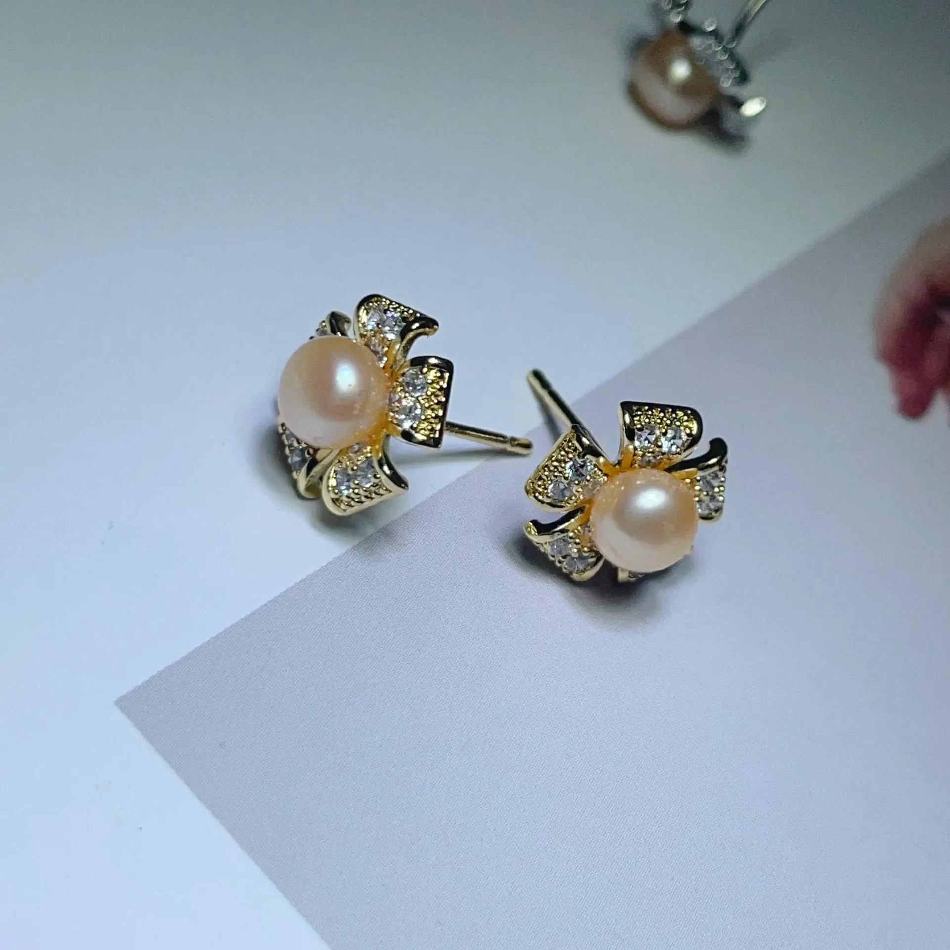 S925 Silver Pearl Flower Earrings 6-7mm Zircon - Image 2