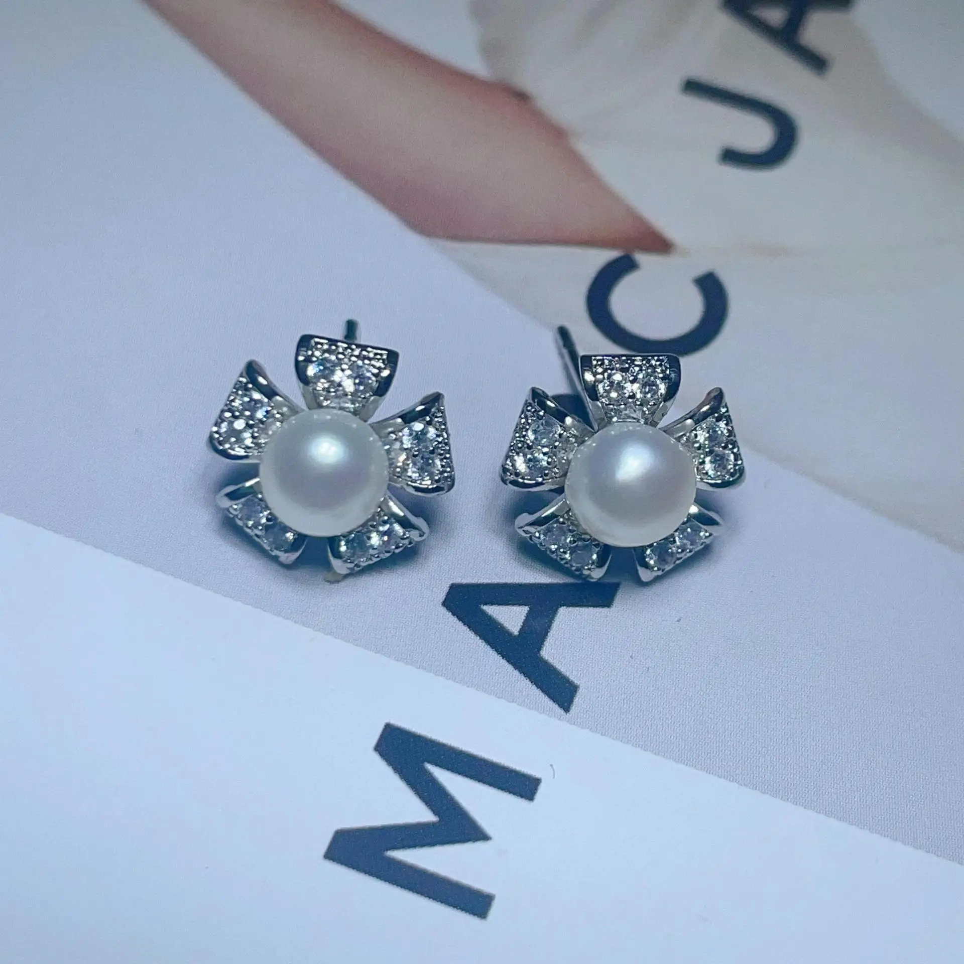 S925 Silver Pearl Flower Earrings 6-7mm Zircon — feature 9