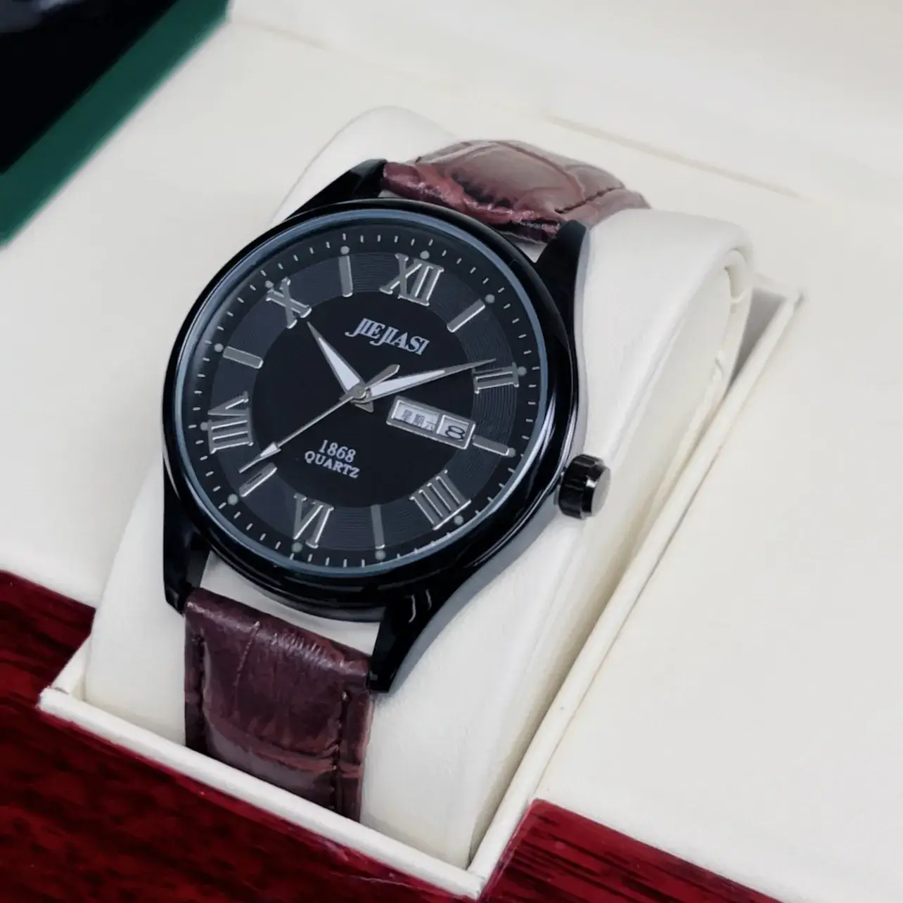 Jiejias Waterproof Men's Quartz Watch with Live Calendar - Image 4