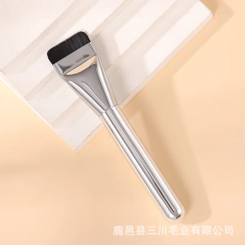 Ultra-Thin Wake Foundation Brush Base Beauty Tool — feature 10
