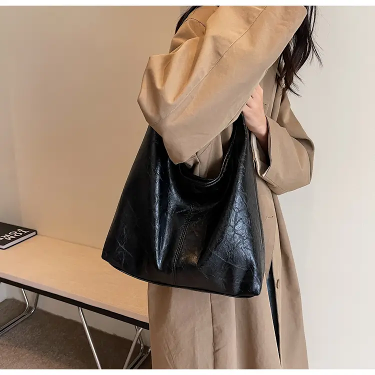 Women's Large Capacity Leather Bucket Bag Tan 2023 — feature 10