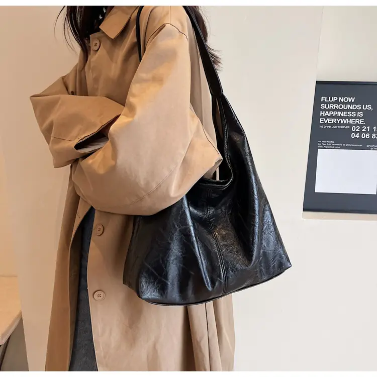 Women's Large Capacity Leather Bucket Bag Tan 2023 — feature 12