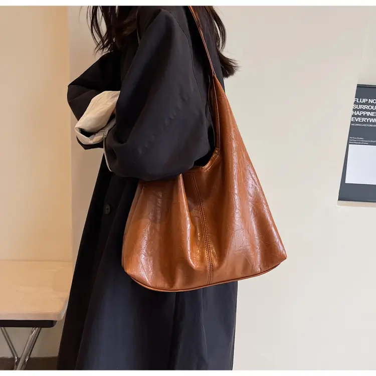 Women's Large Capacity Leather Bucket Bag Tan 2023 — feature 15