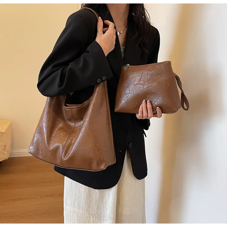 Women's Large Capacity Leather Bucket Bag Tan 2023 — feature 16