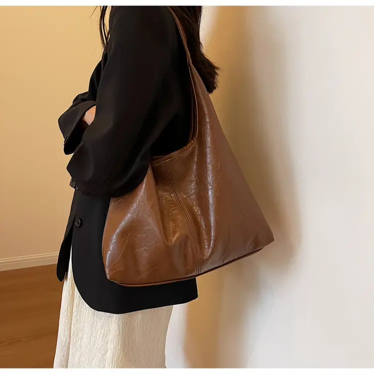 Women's Large Capacity Leather Bucket Bag Tan 2023 — feature 18