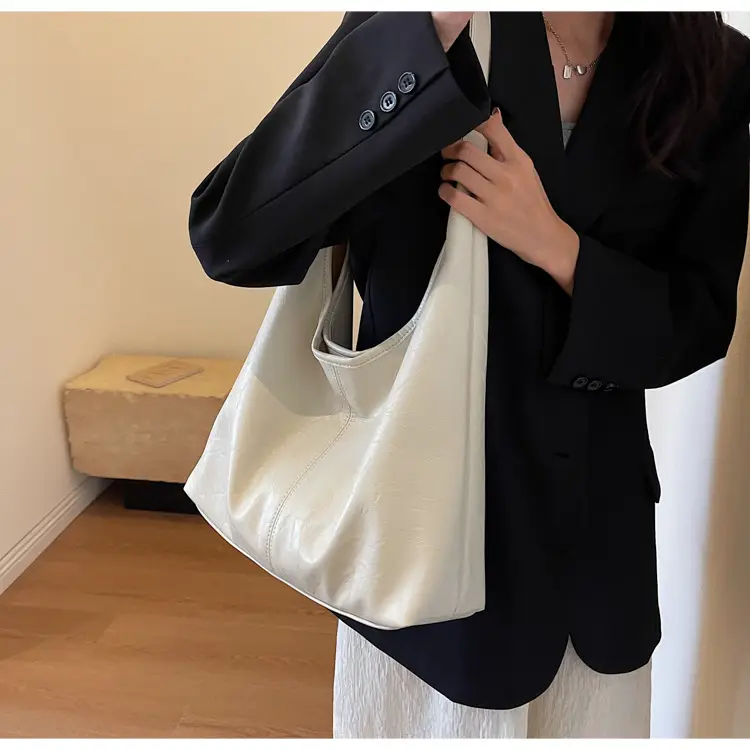 Women's Large Capacity Leather Bucket Bag Tan 2023 — feature 19