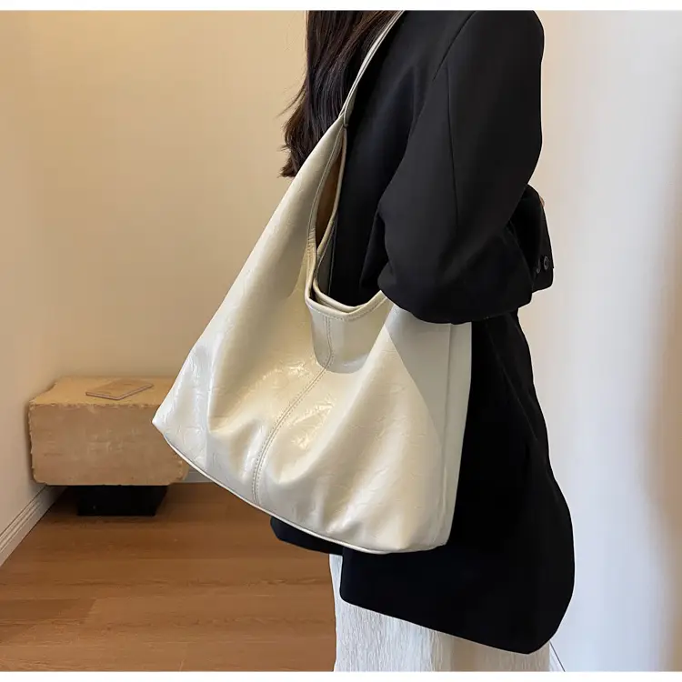 Women's Large Capacity Leather Bucket Bag Tan 2023 — feature 20