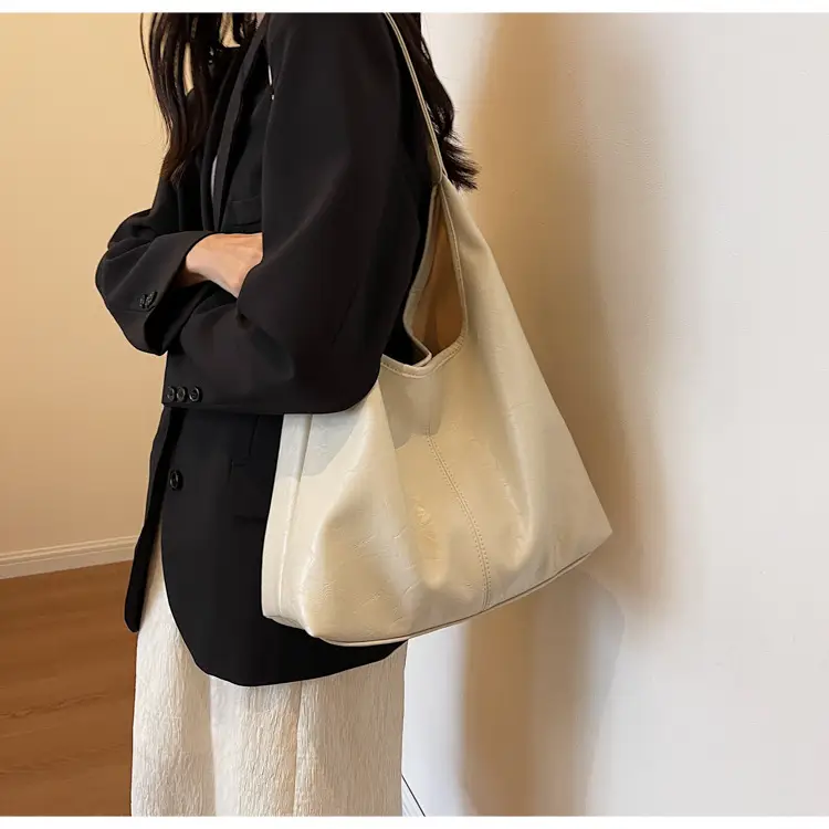 Women's Large Capacity Leather Bucket Bag Tan 2023 — feature 21