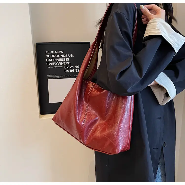 Women's Large Capacity Leather Bucket Bag Tan 2023 — feature 7