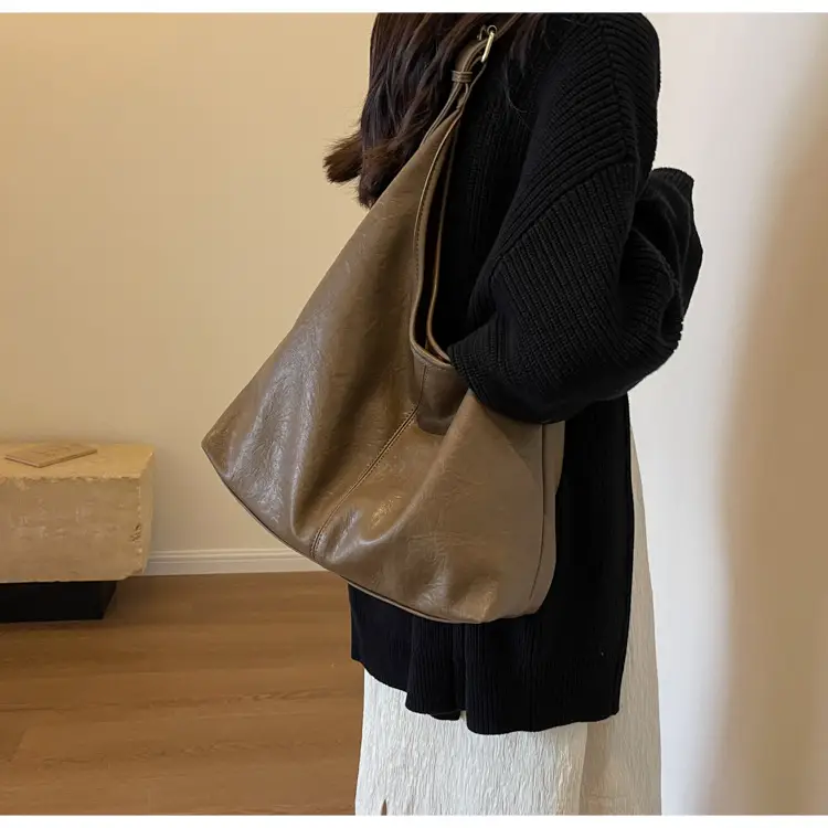 Black Leather Shoulder Bag for Women 2023 New Fashion — feature 14