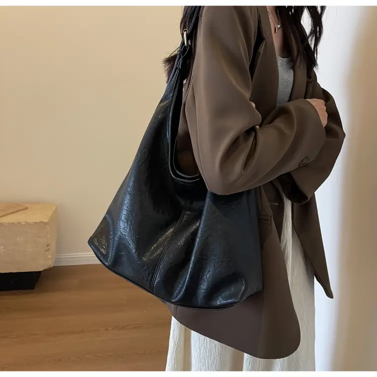 Black Leather Shoulder Bag for Women 2023 New Fashion — feature 16
