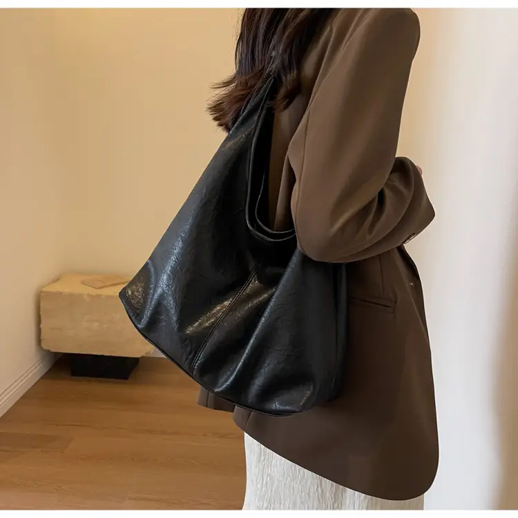 Black Leather Shoulder Bag for Women 2023 New Fashion — feature 17