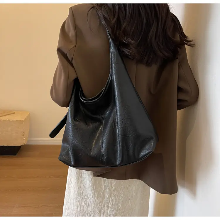 Black Leather Shoulder Bag for Women 2023 New Fashion — feature 18