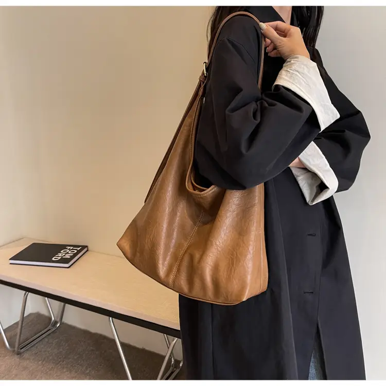 Black Leather Shoulder Bag for Women 2023 New Fashion — feature 7