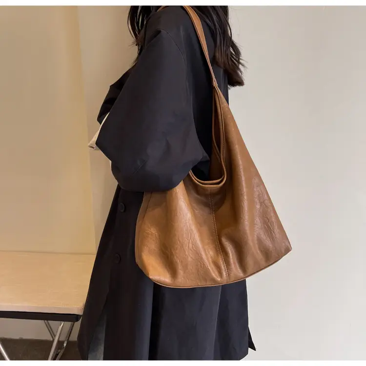 Black Leather Shoulder Bag for Women 2023 New Fashion — feature 9