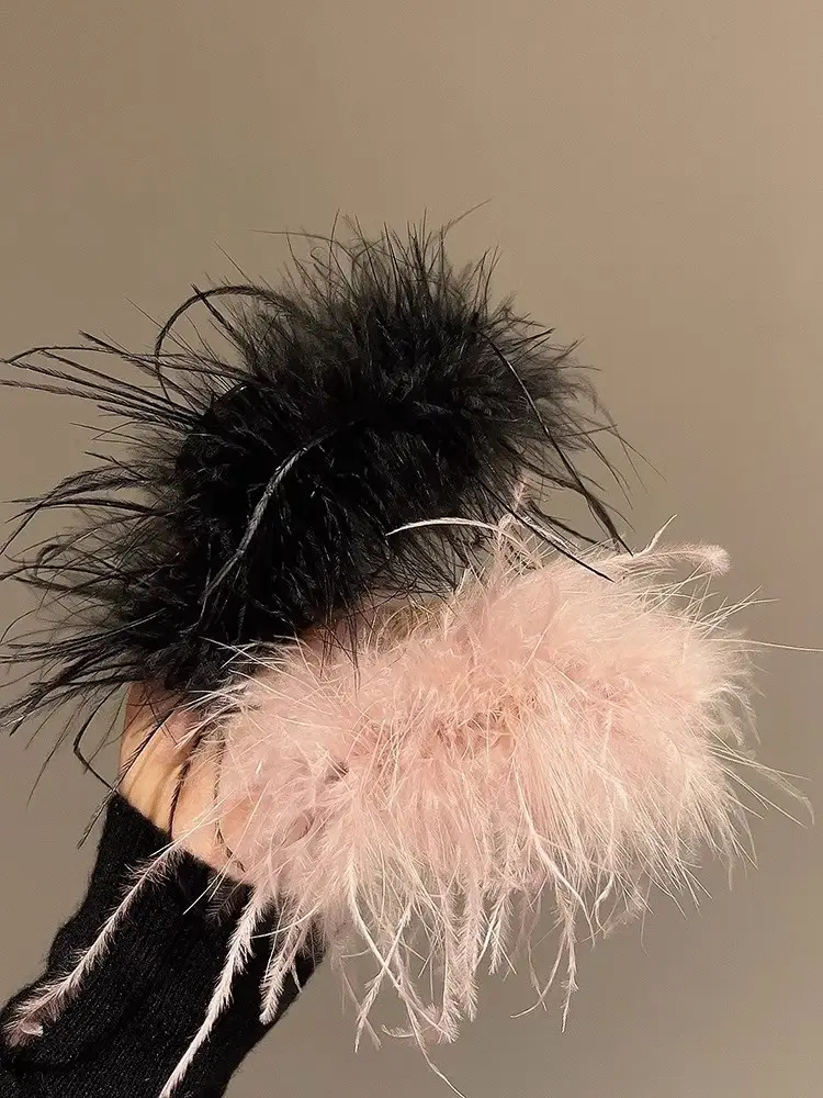 Pink Feather Hair Clip for Girls - 1 Pc — feature 1