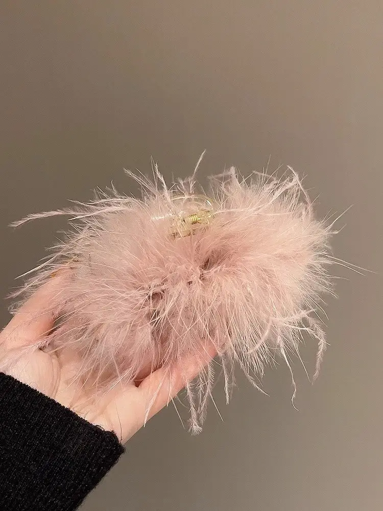 Pink feather shark clip