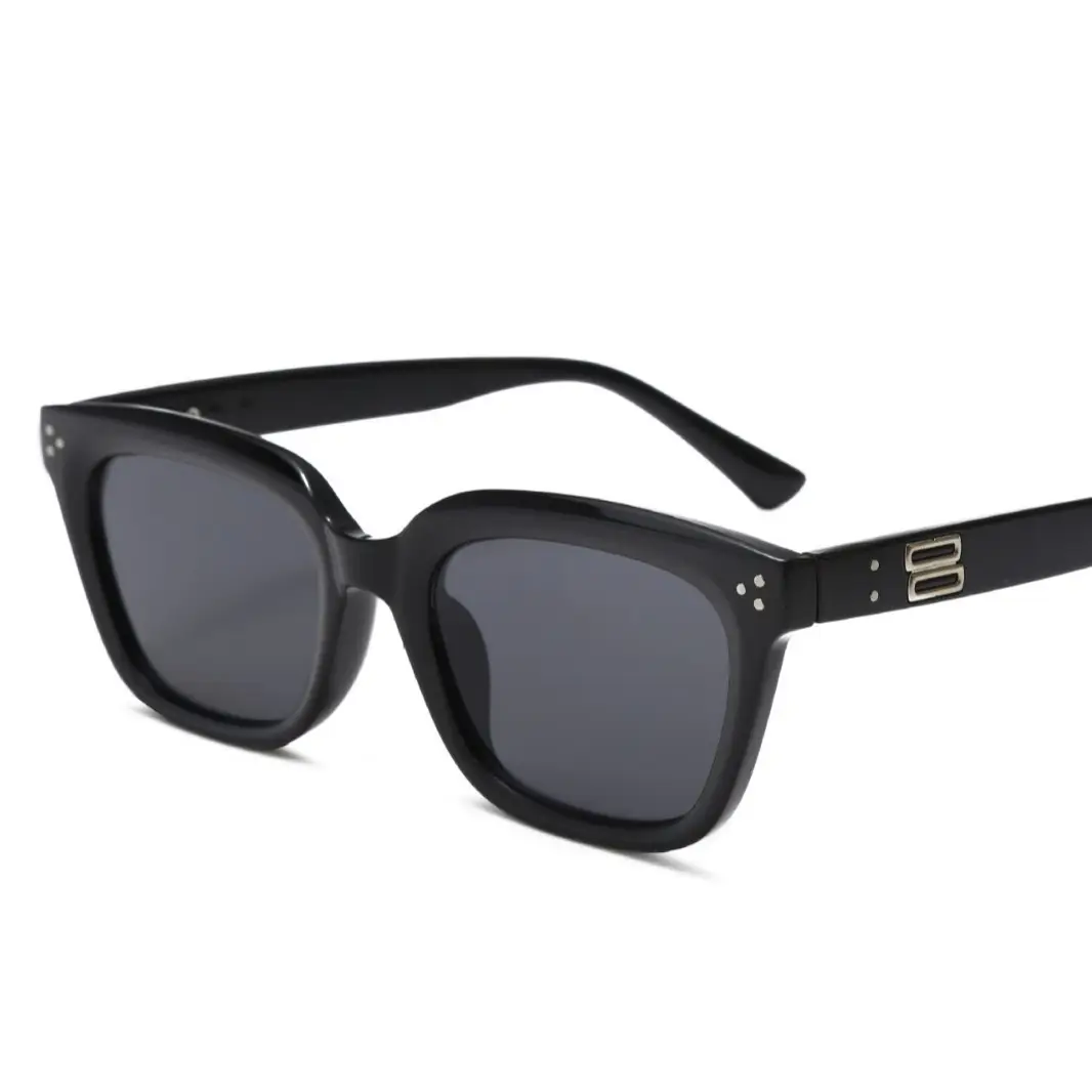 Square Sunglasses Summer with Light Beige Frame - Image 9