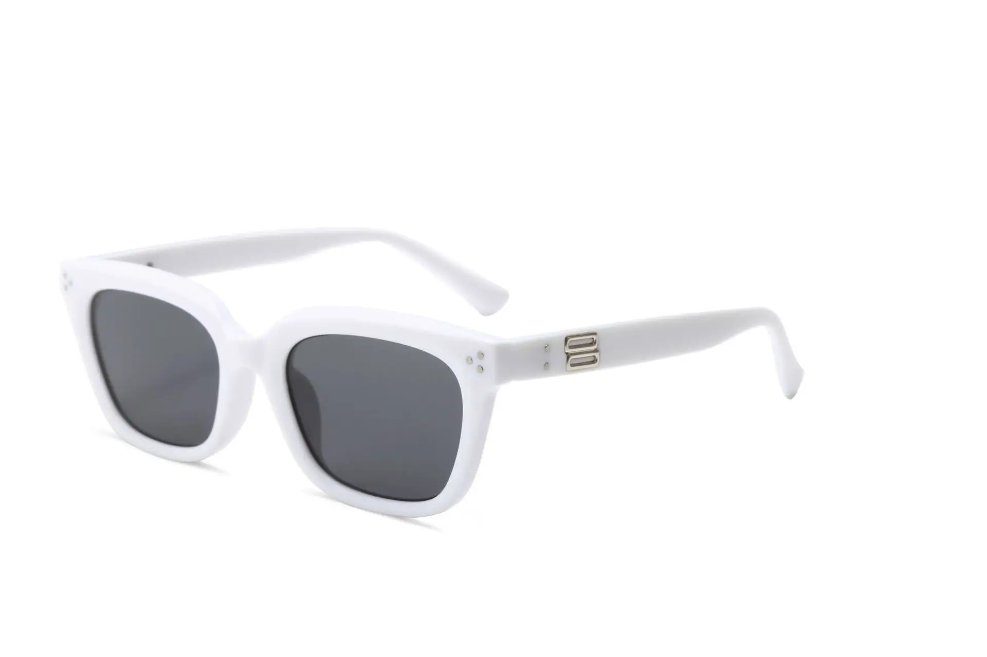 Square Sunglasses Summer with Light Beige Frame - Image 4
