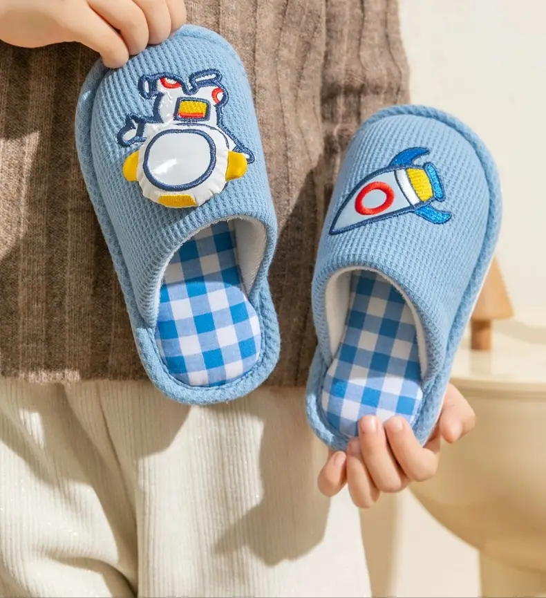 Xinwang cartoon linen slippers children's Four Seasons home wooden floor household mute cotton linen sweat-absorbent slippers with hair — feature 8