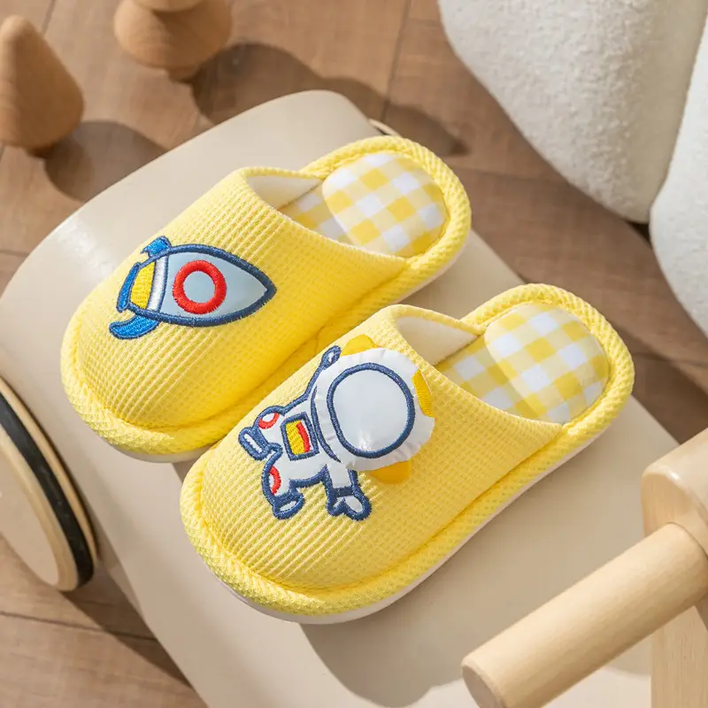 Xinwang cartoon linen slippers children's Four Seasons home wooden floor household mute cotton linen sweat-absorbent slippers with hair