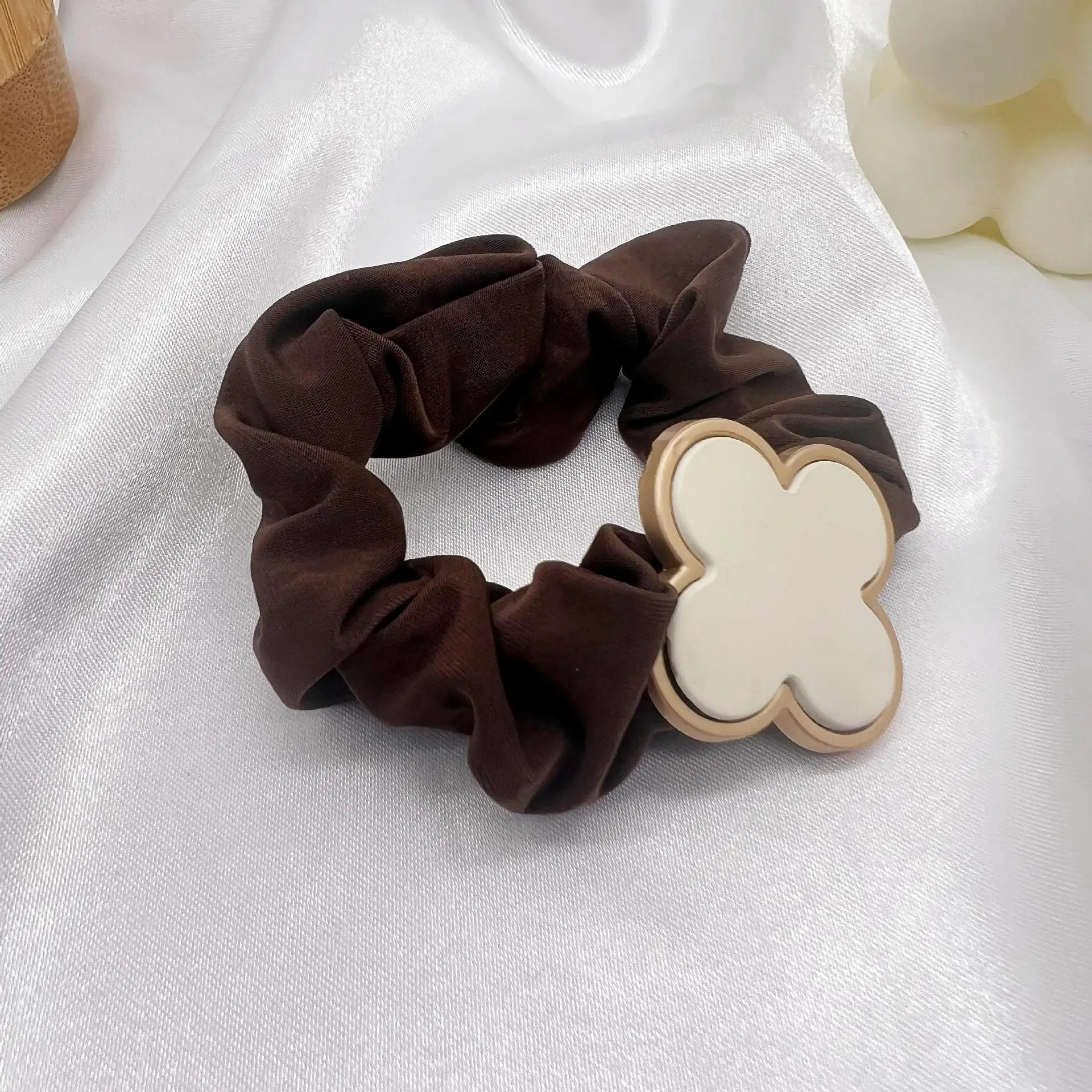 Black Retro French Hair Band with Gold Clover Design — feature 6