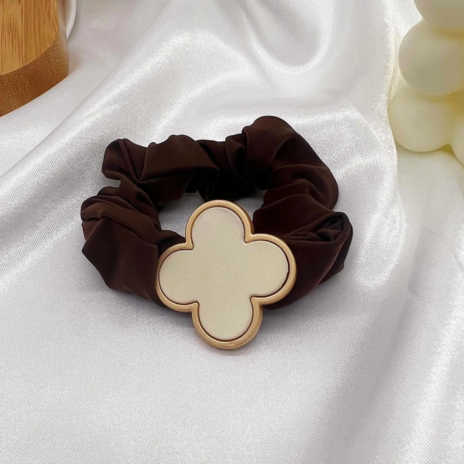 Black Retro French Hair Band with Gold Clover Design — feature 9