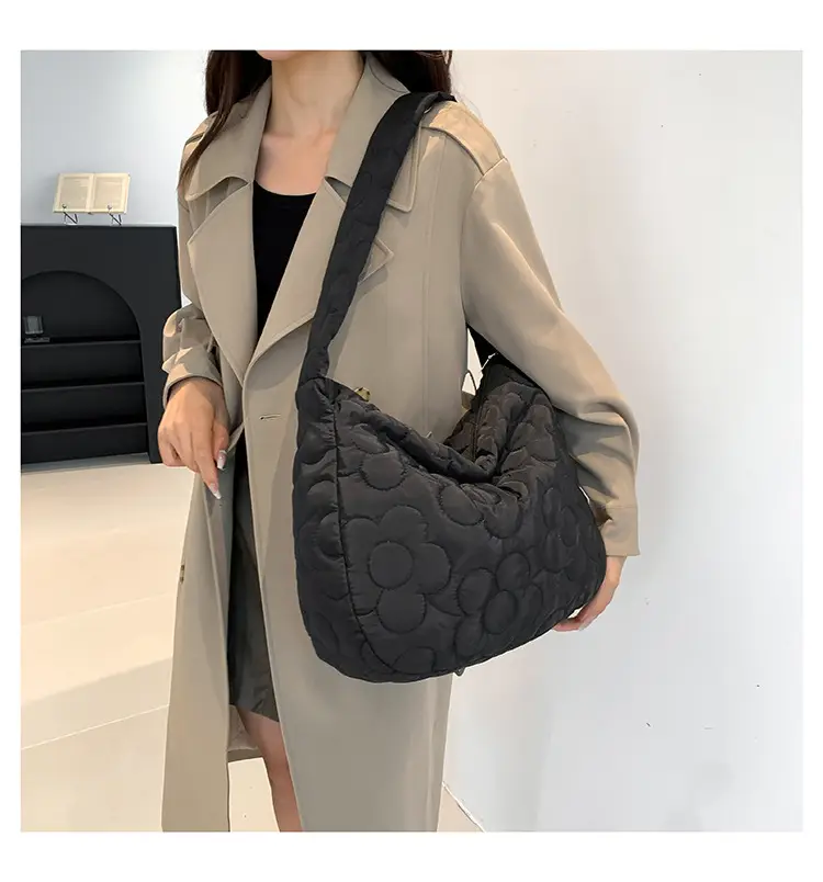 Black Quilted Shoulder Bag for Women 2023 Winter — feature 15