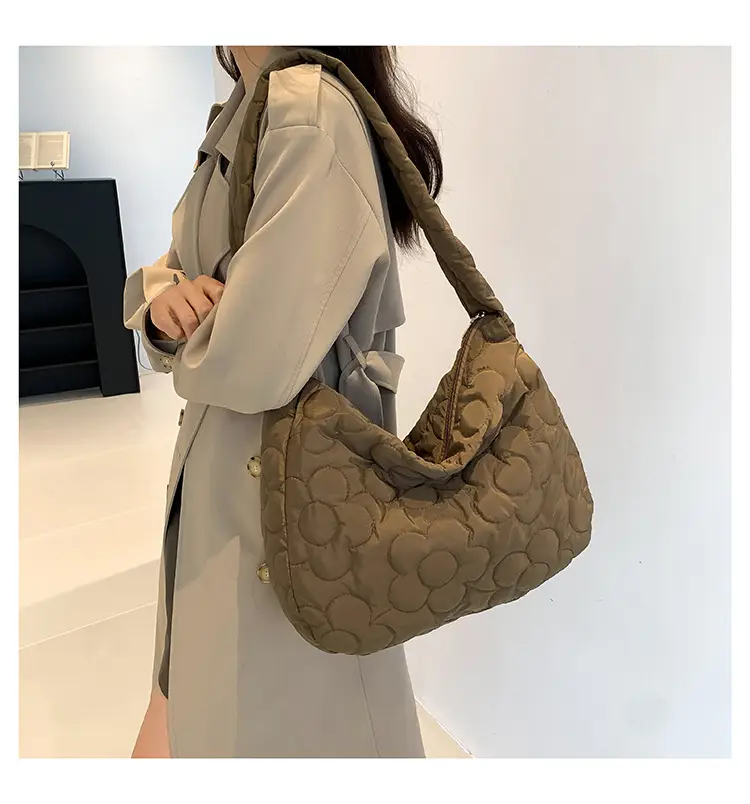 Black Quilted Shoulder Bag for Women 2023 Winter — feature 19