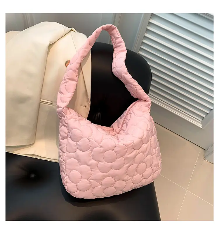 Black Quilted Shoulder Bag for Women 2023 Winter — feature 23