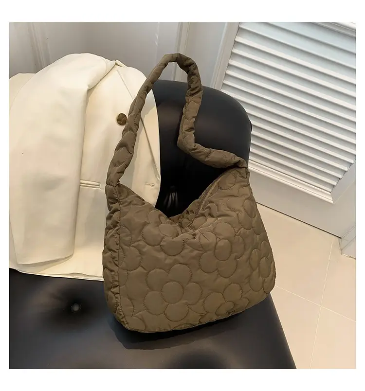 Black Quilted Shoulder Bag for Women 2023 Winter — feature 27