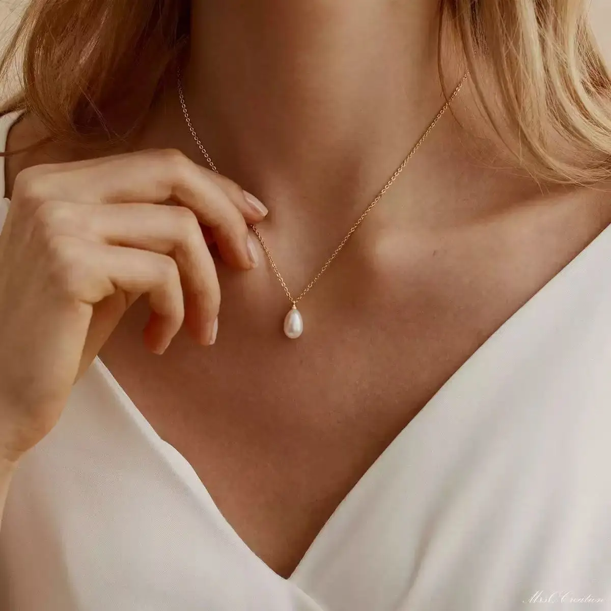 Nina Pearl Clavicle Chain for Girls High Grade Light