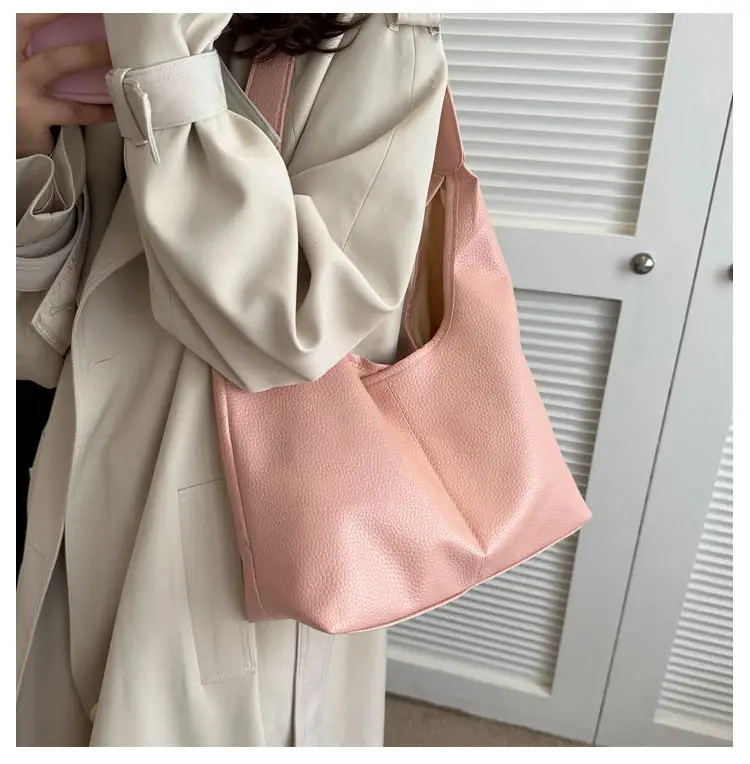 Black Retro Tote Bag for Women 2023 — feature 12