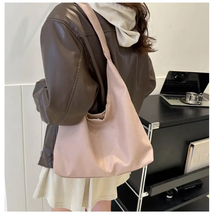 Black Retro Tote Bag for Women 2023 — feature 13