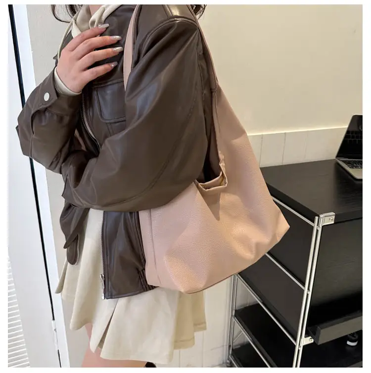 Black Retro Tote Bag for Women 2023 — feature 14