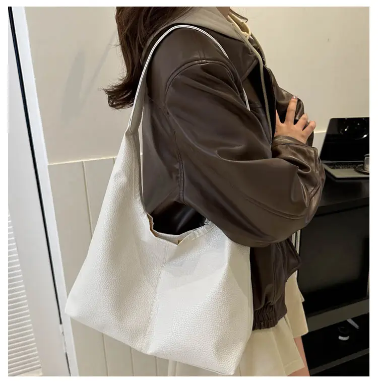 Black Retro Tote Bag for Women 2023 — feature 15