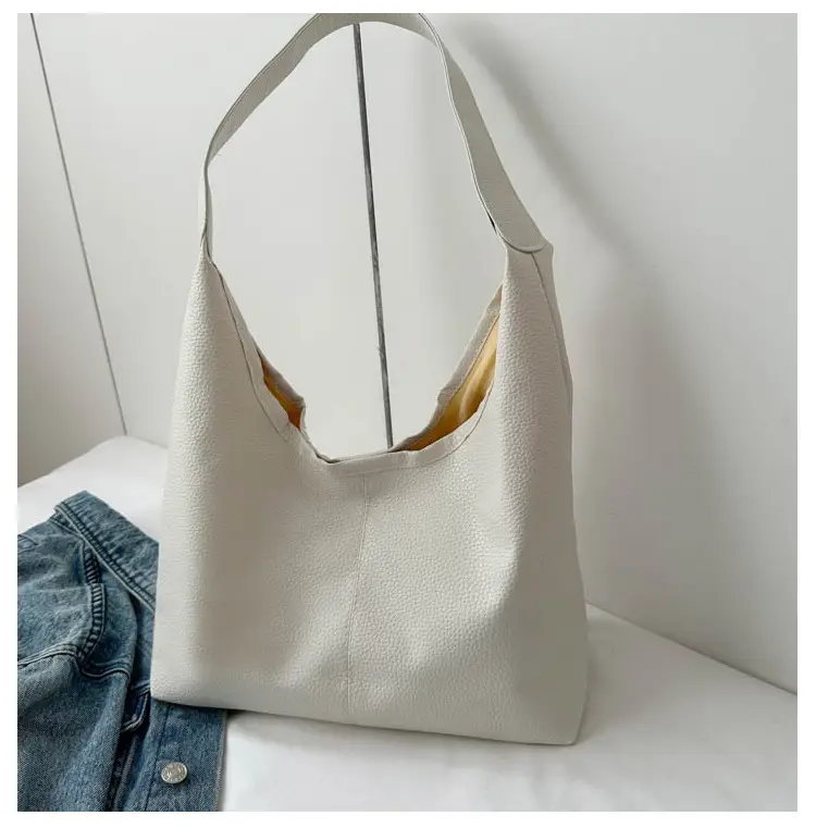 Black Retro Tote Bag for Women 2023 — feature 18