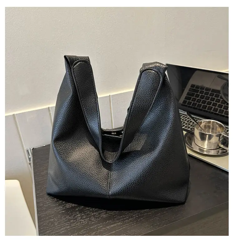 Black Retro Tote Bag for Women 2023 — feature 23