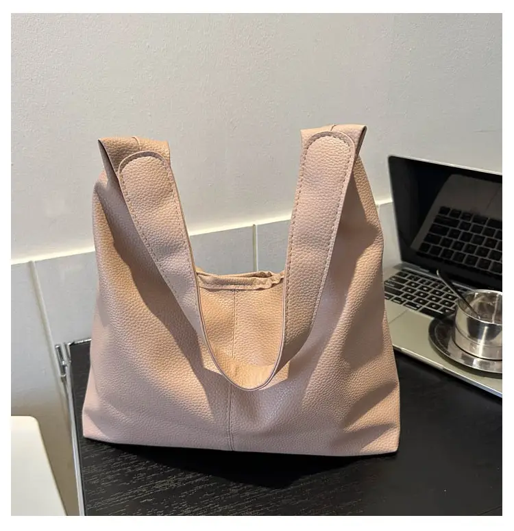 Black Retro Tote Bag for Women 2023 — feature 24