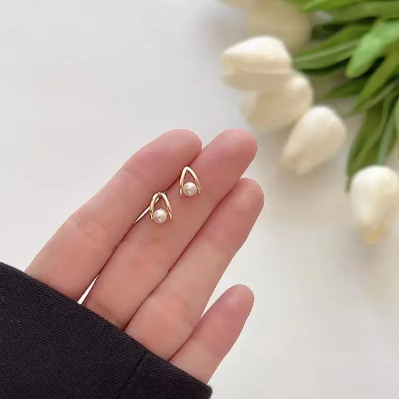 Women Pearl Earrings 2025 Autumn Style — feature 4
