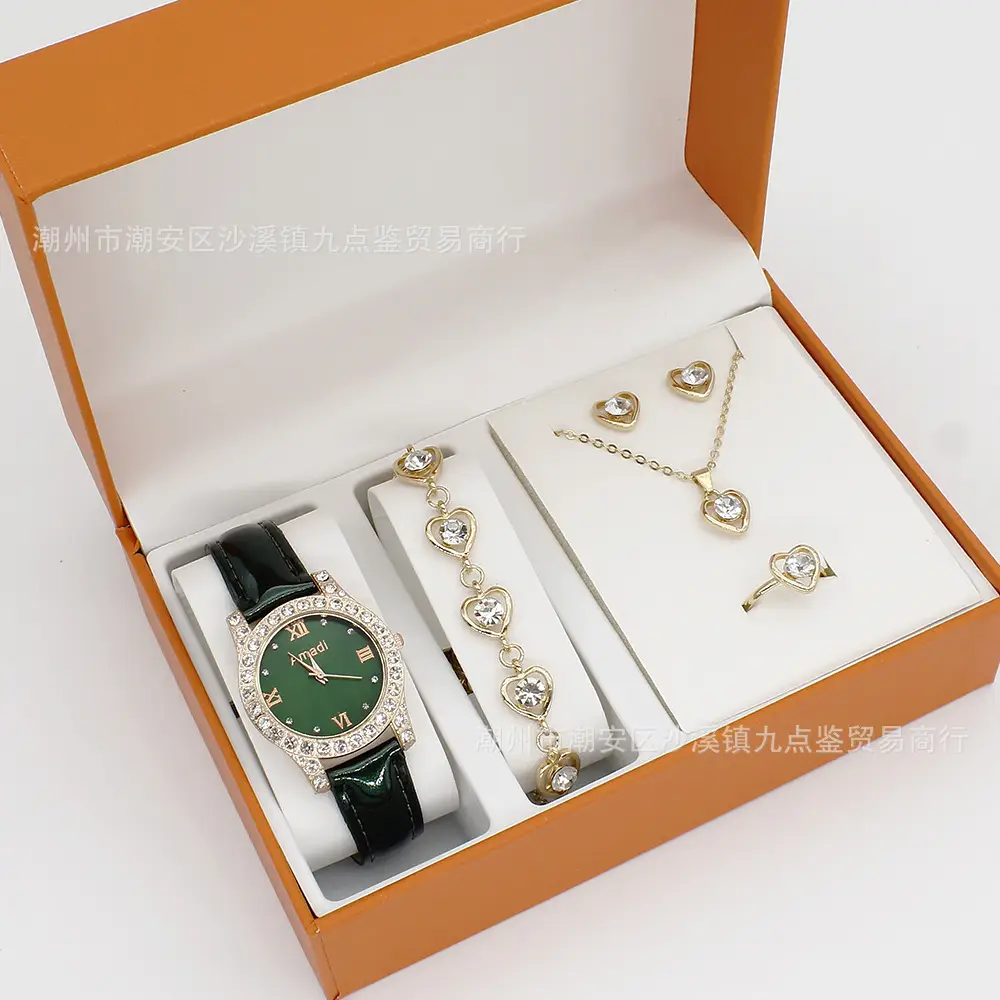 Gold Plated Heart Design Jewelry Set for Women — feature 2