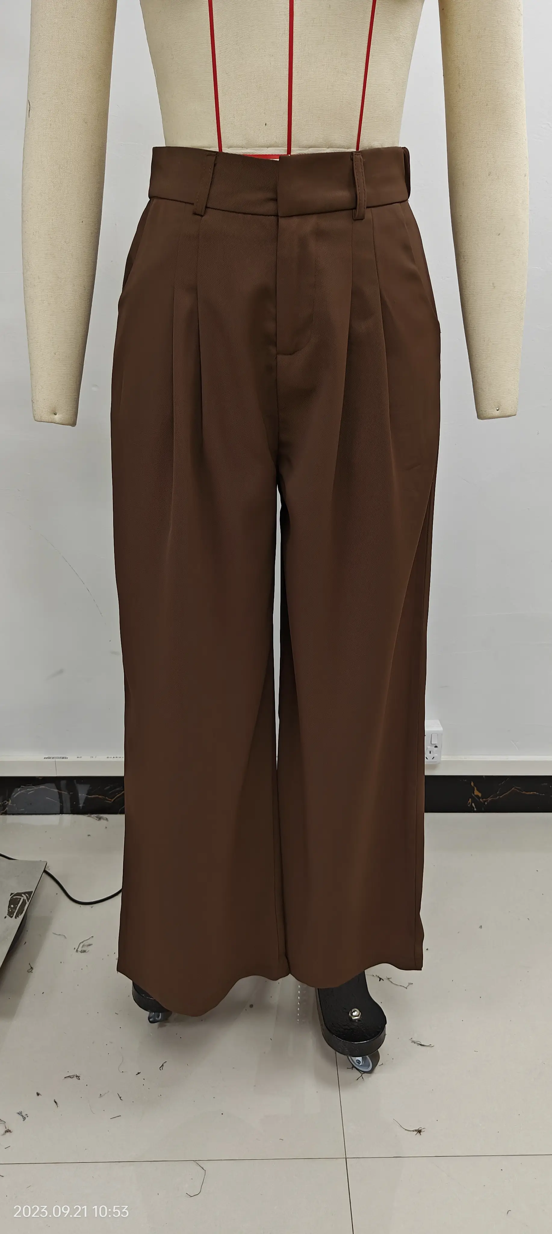 Women Wide Leg Pants with Pockets & Belt — feature 4